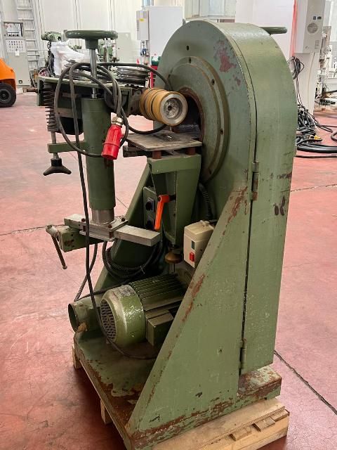 4LC552502-Caselli-Group-ORBITAL-SANDER-CAMAM-LEC200AV (4).jpeg